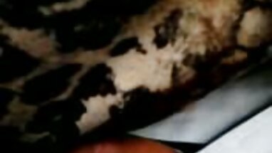 Çekici bir yasemin ünlü porno film kadın