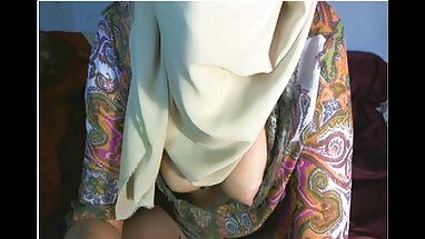 Sahte göğüsleri ile turk filmlerinde porno sarışın