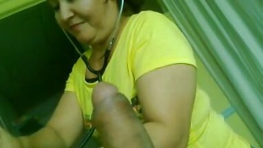 BİRİSİ ONU ISLAK türkce porno filim YAPAR