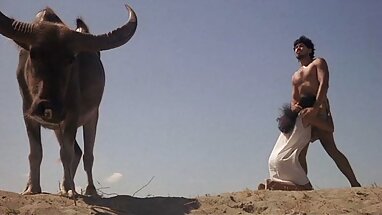 Bir delikte turk film porno anne, Marina, siyah ve bir sürü yüzük