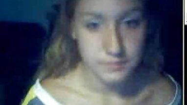 Büyük memeli gergin türkce porno filimler onunla oynuyor